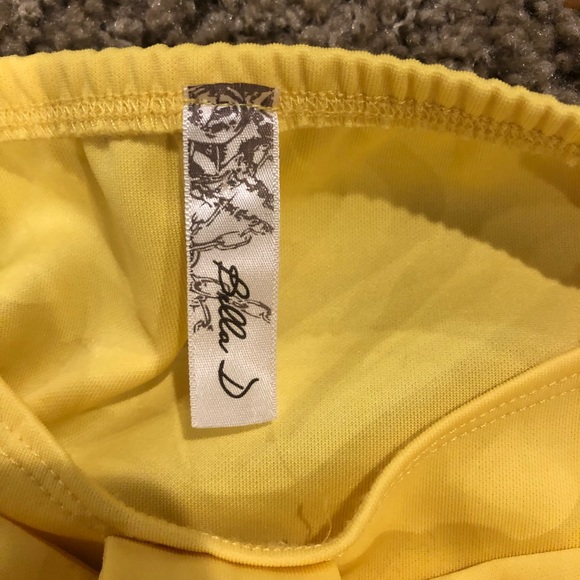 Yellow bow strapless top - Picture 2 of 2